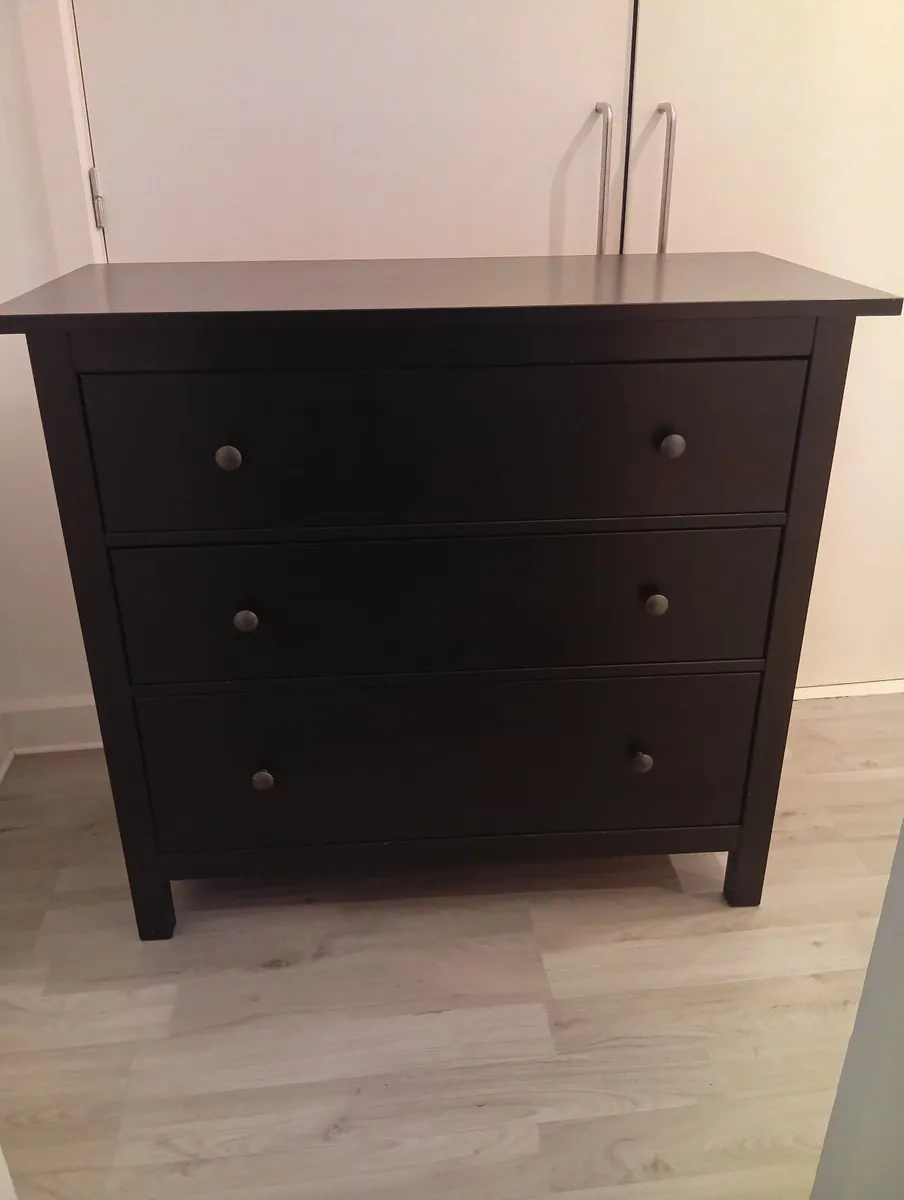 Solid wood Quality Sturdy Chest of drawers - Image 1