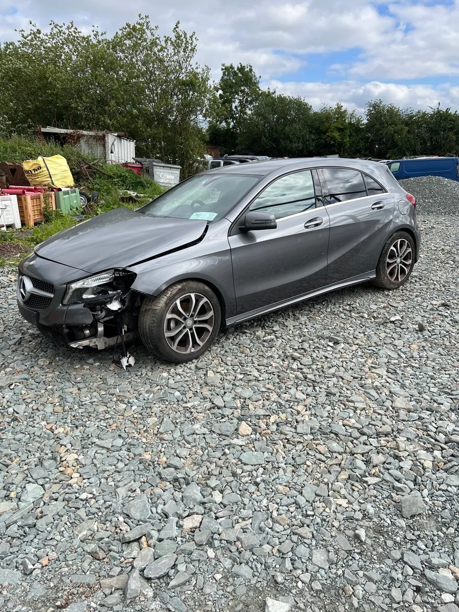 Breaking Mercedes A180d a class 2016 w176 - Image 2