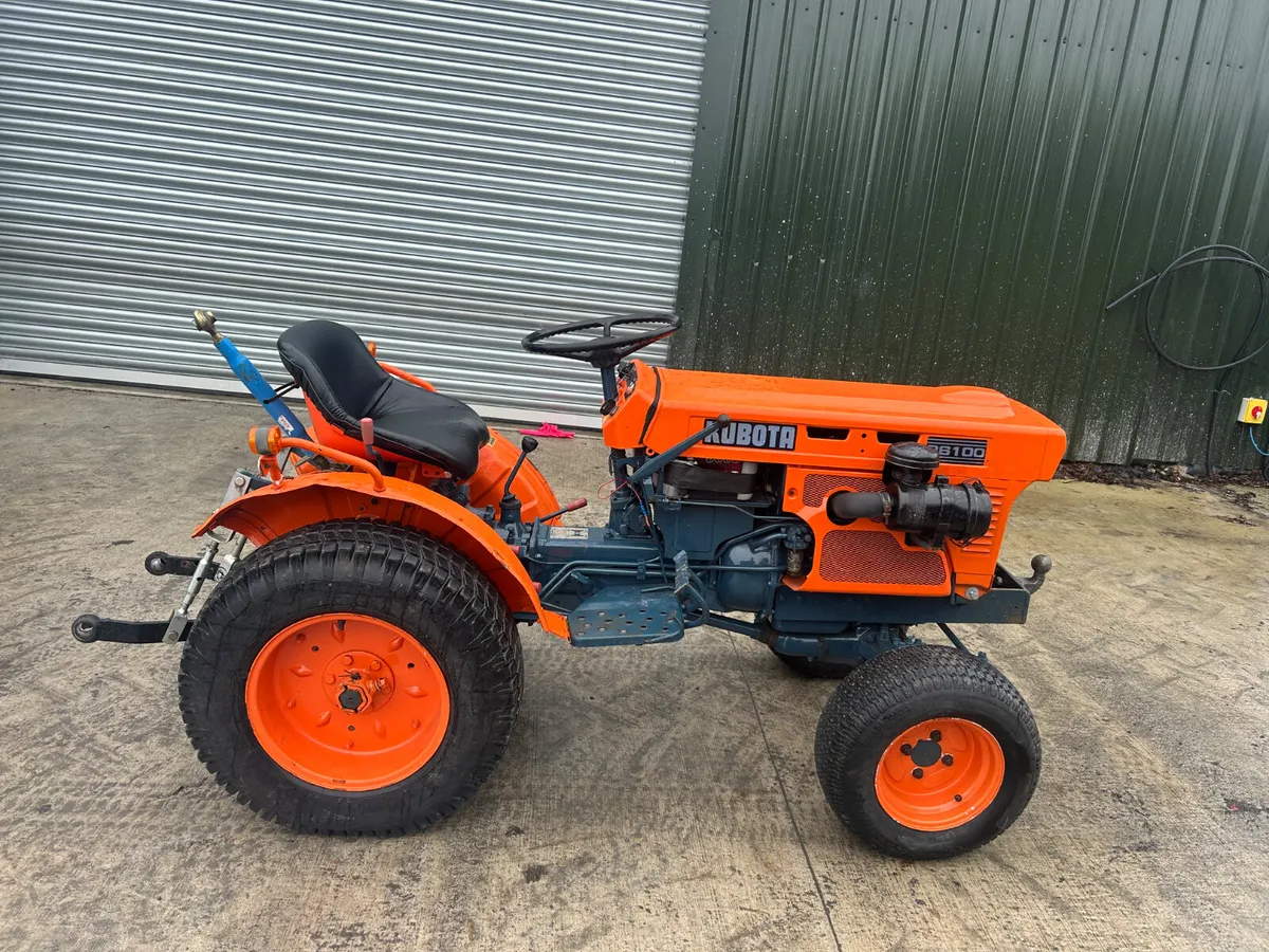 Kubota B6100 Compact Tractor - Image 4