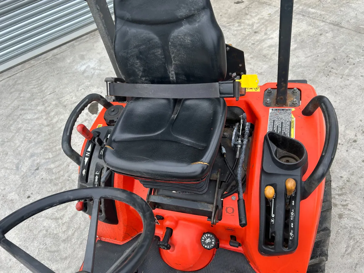 Kubota BX2350 Compact Tractor - Image 4