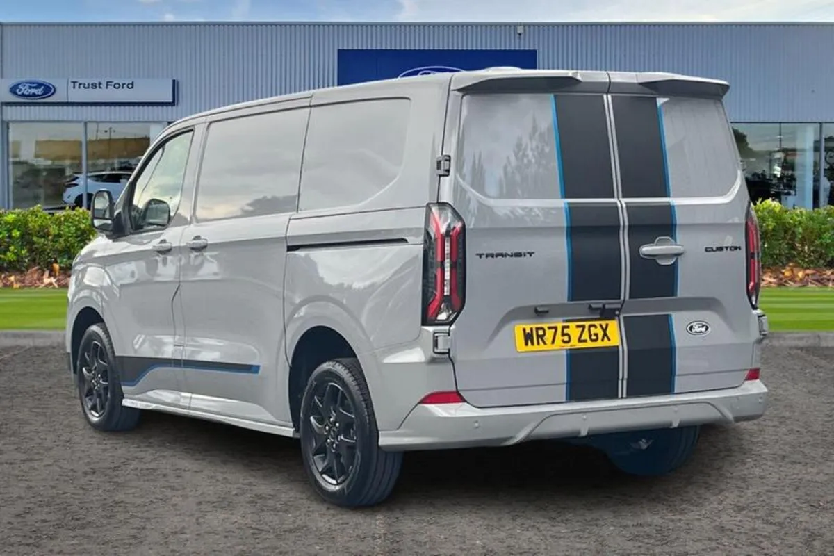 Ford Transit Custom SPORT - Image 2