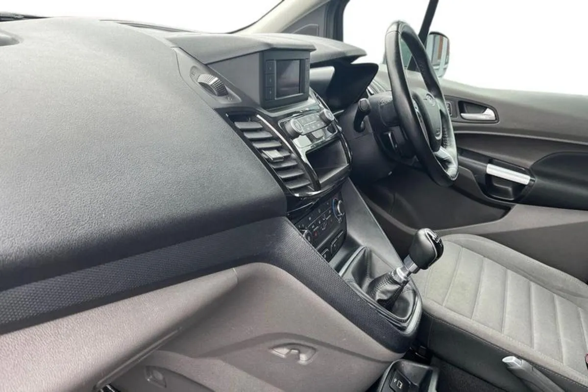 Ford Transit Connect LIMITED - Image 3