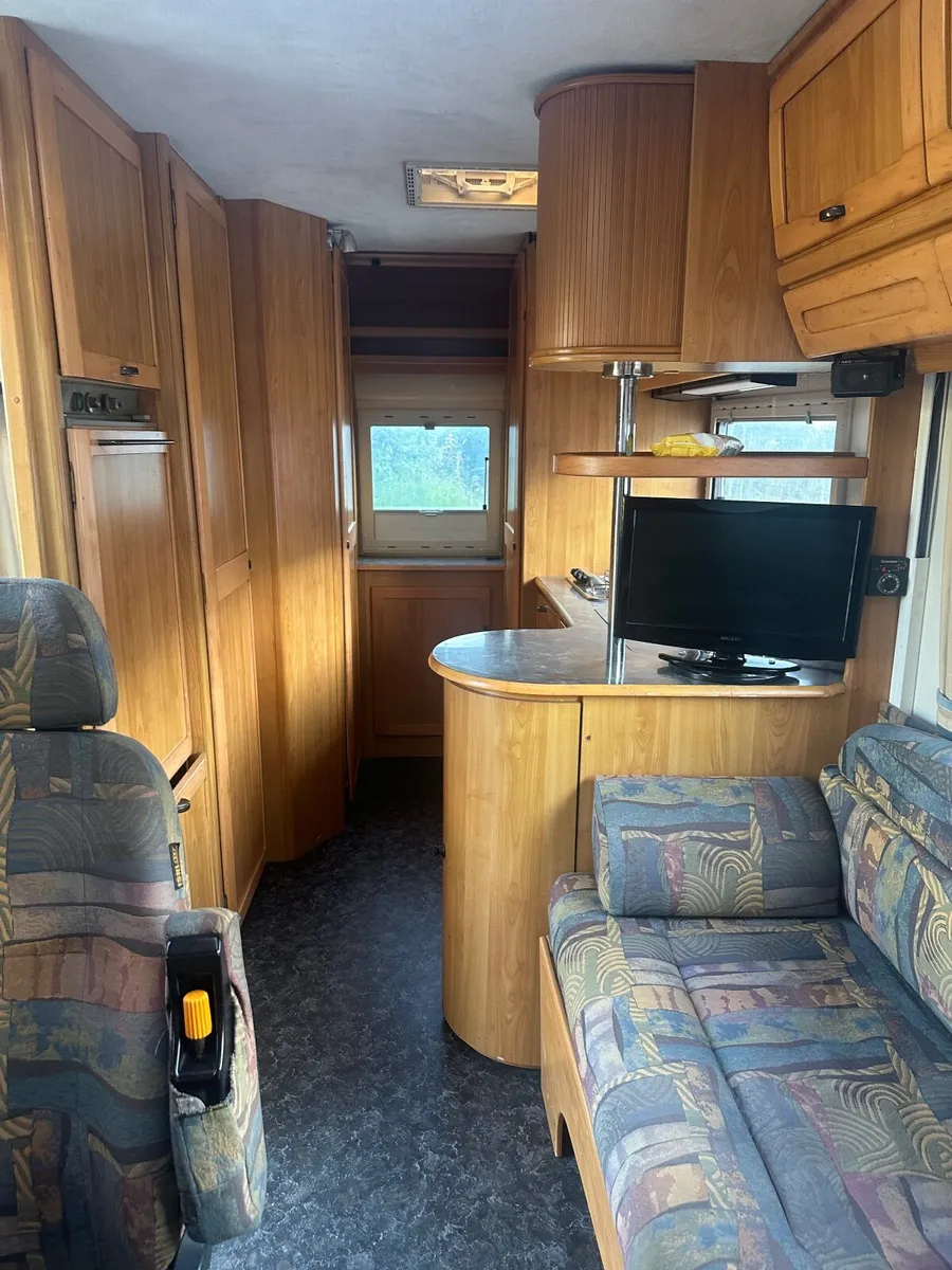 Motorhome - Image 2
