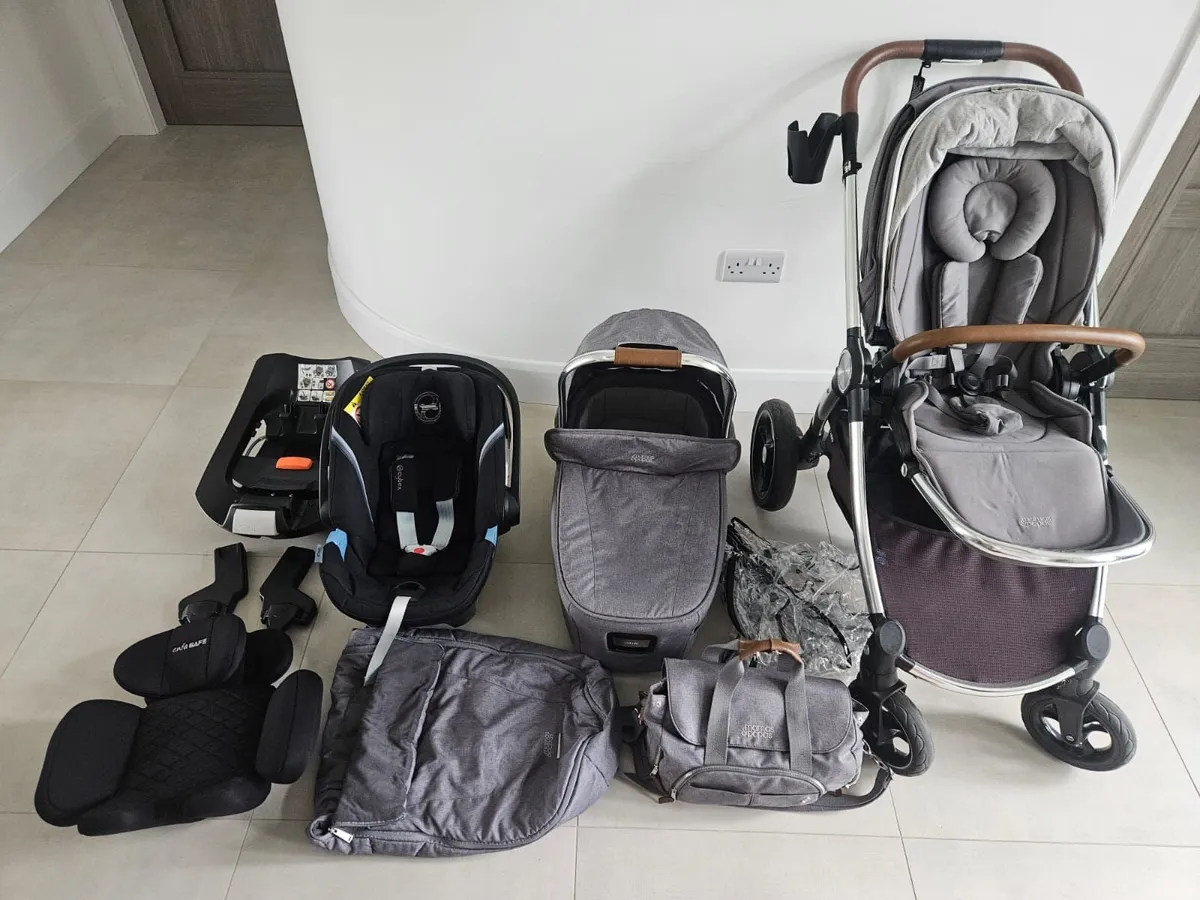 Mamas & Papas Travel System - Image 1