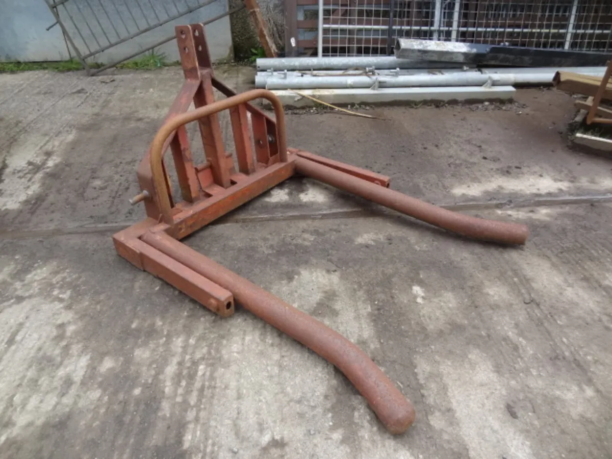Nugent and Fleming Single Bale Lifter - Image 1