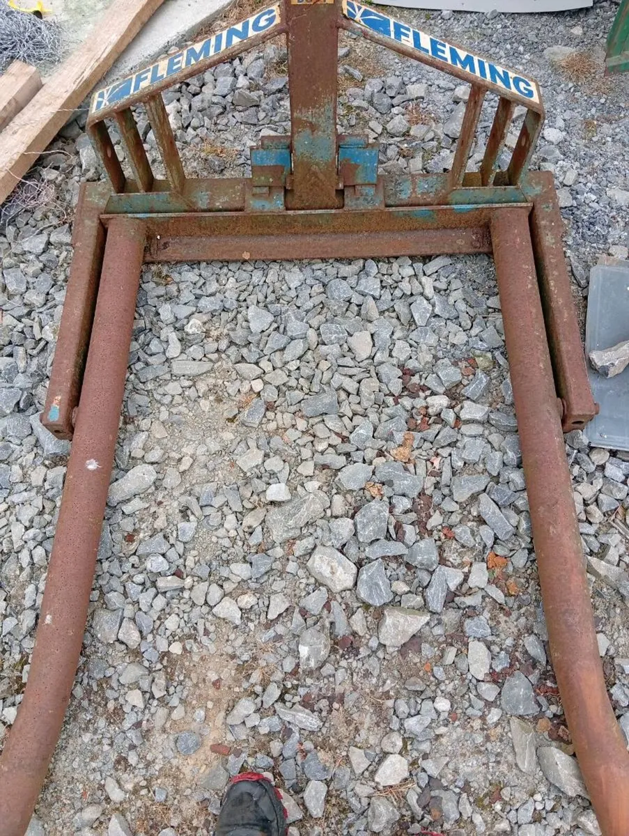 Bale handle