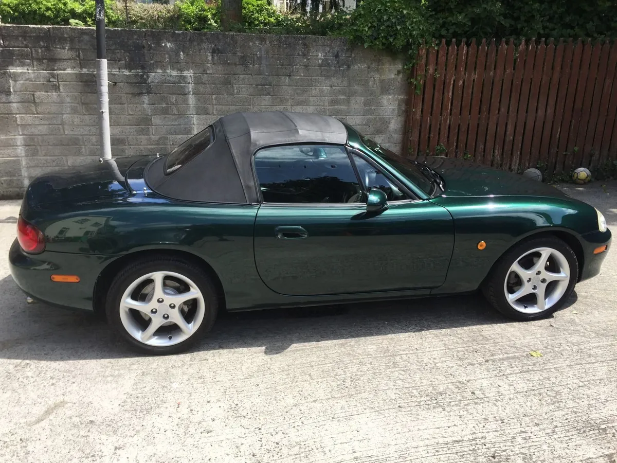 Mazda MX-5 2001 - Image 1