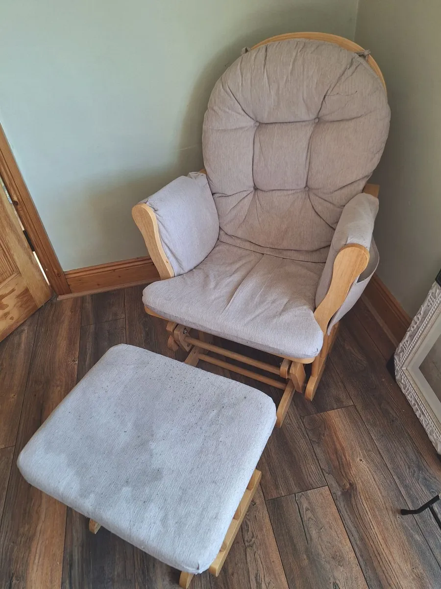 Rocking chair and rocking footstool - Image 2