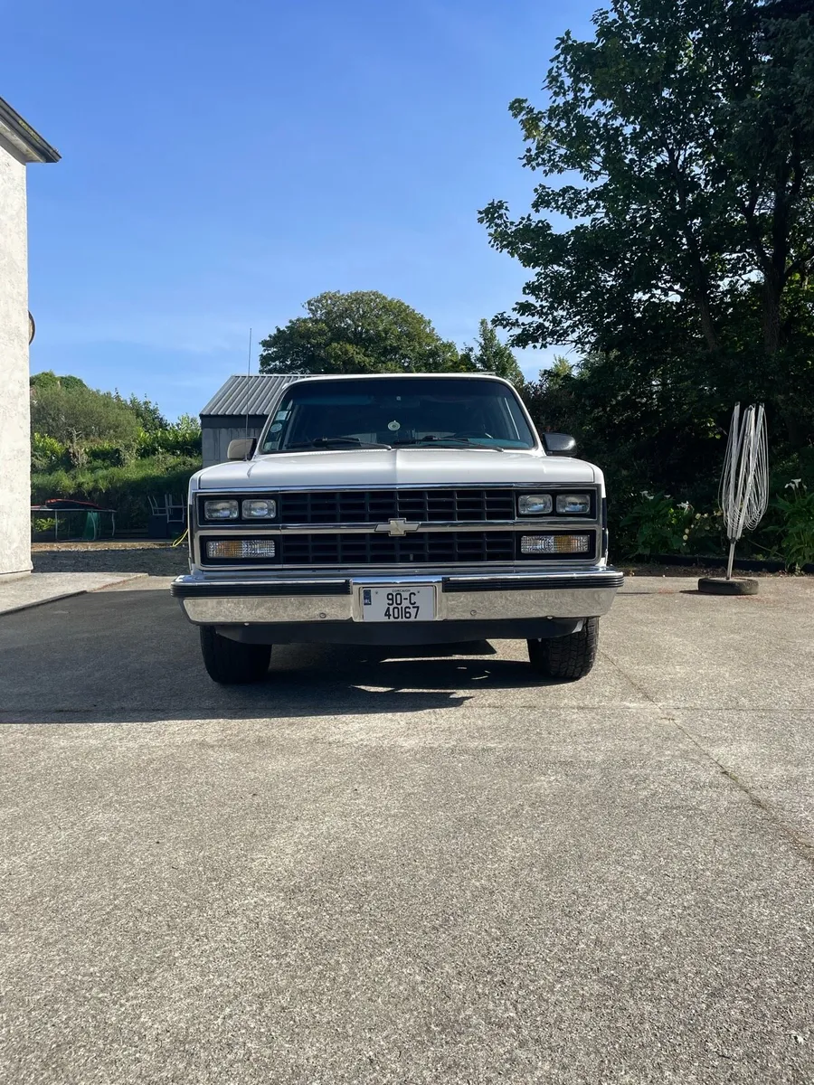 Chevrolet Suburban 1990 - Image 4