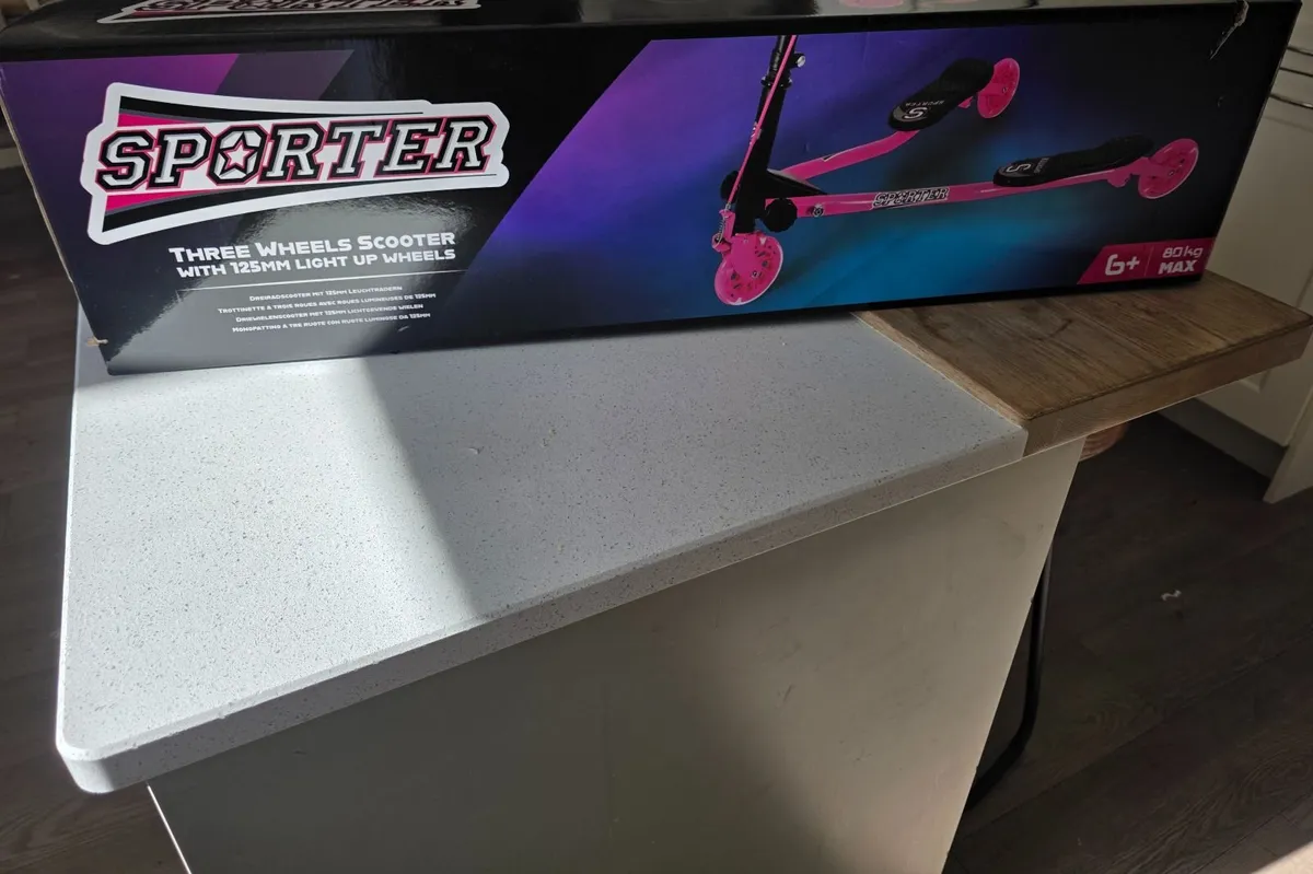 3 Wheel Swing Scooter - Brand New - Image 1