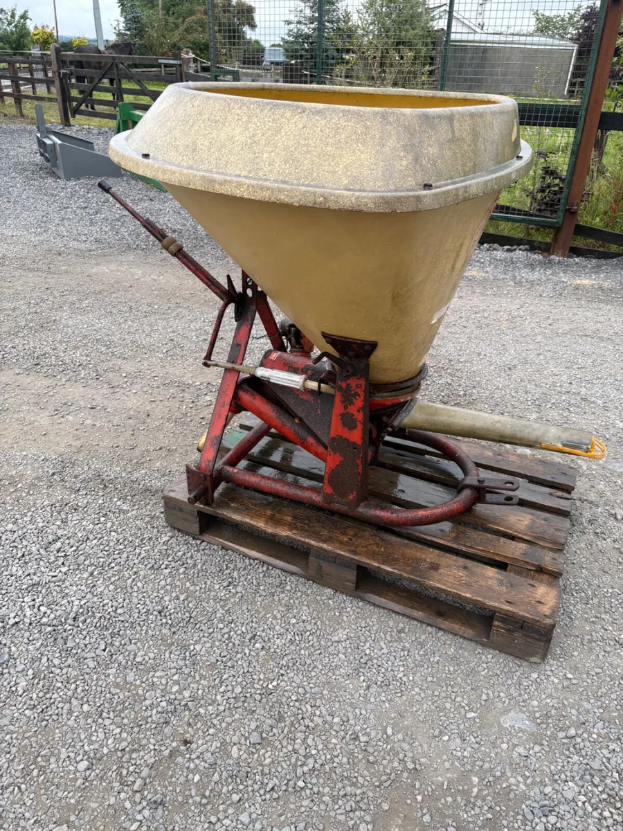 Vicon Fertiser Spreader - Image 2