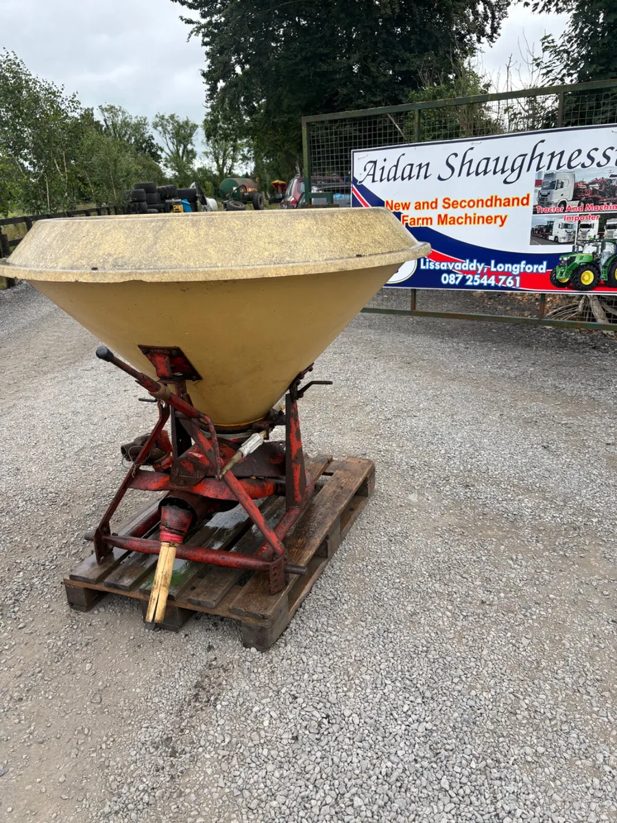 Vicon Fertiser Spreader - Image 1