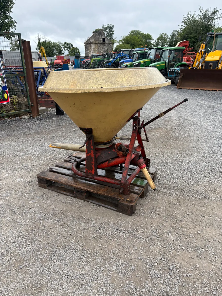 Vicon Fertiser Spreader - Image 3