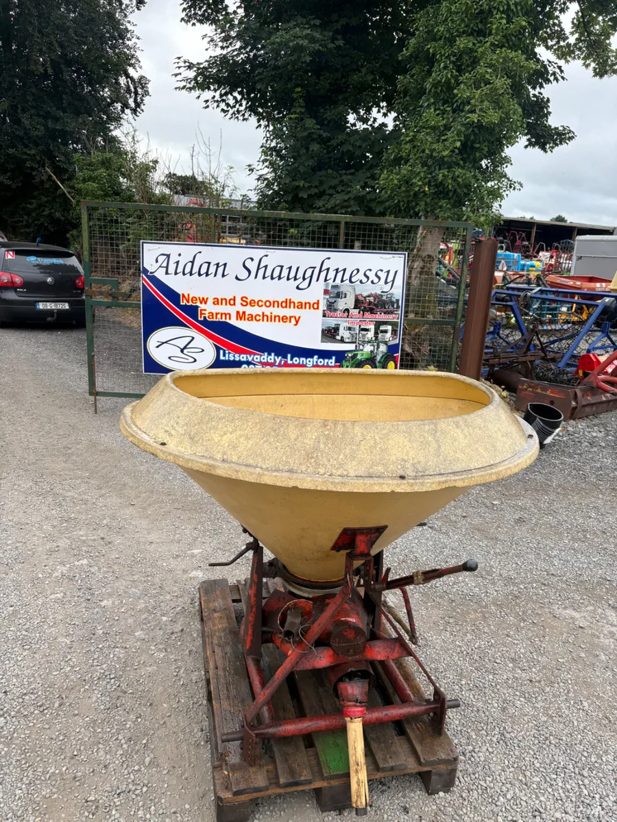 Vicon Fertiser Spreader - Image 4