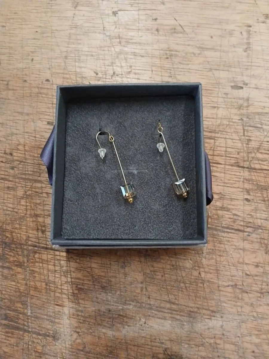 earings - Image 3