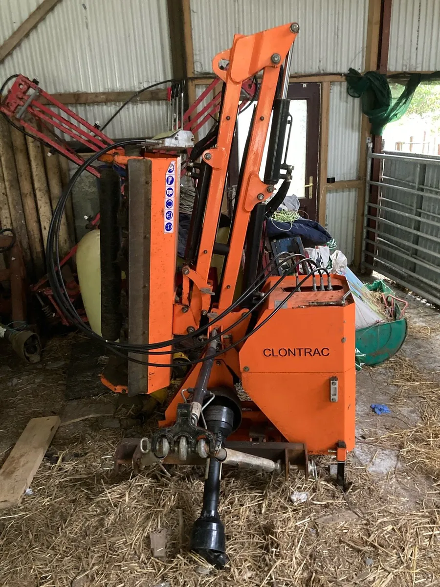 Compact flail hedge cutter - Image 1
