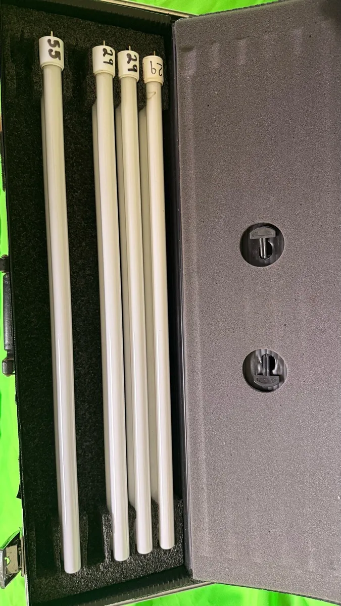 2 x KinoFlo Diva Lite 400 studio lighting - Image 4