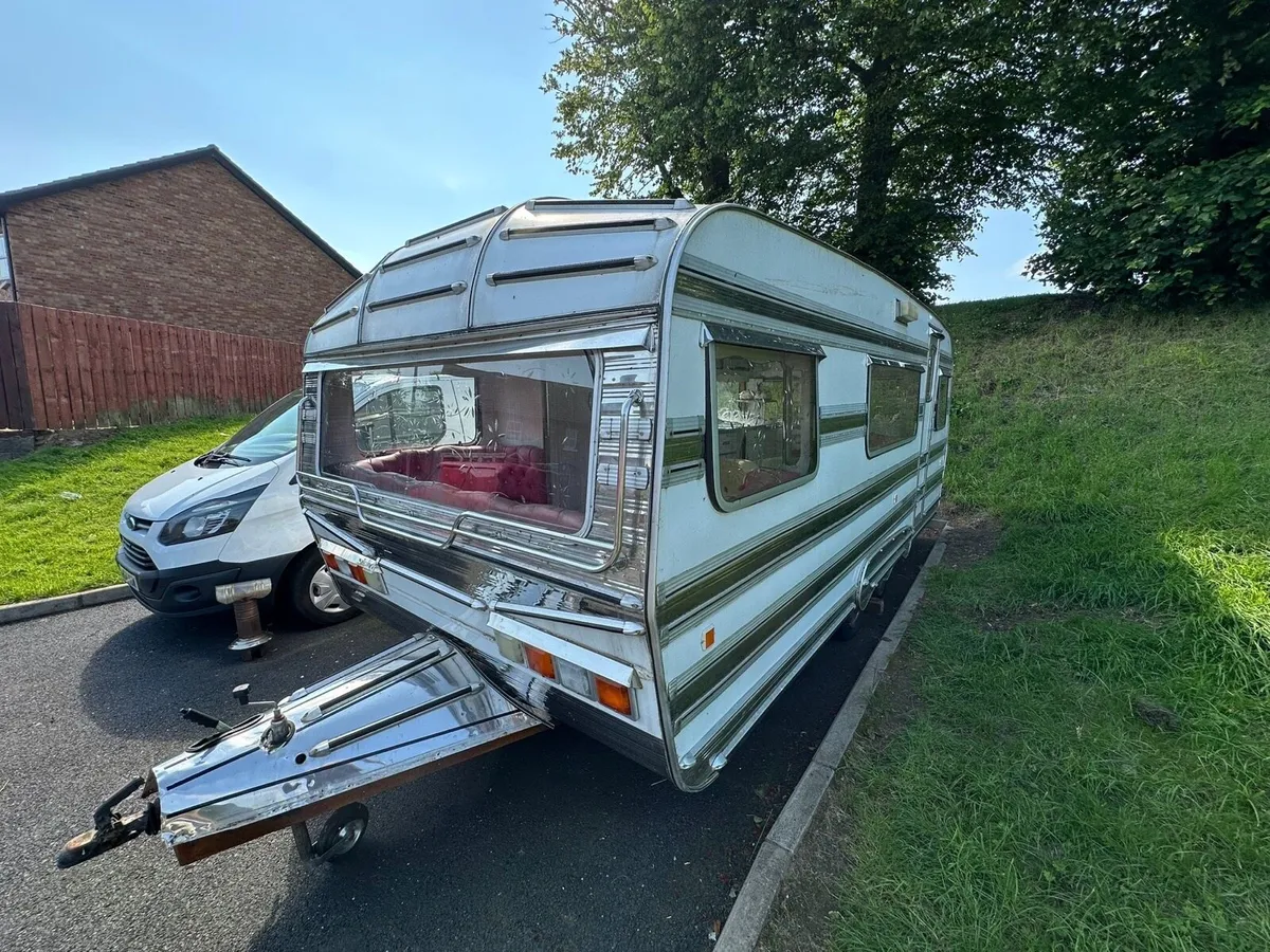 Roma nuvarda caravan 4 berth - Image 1