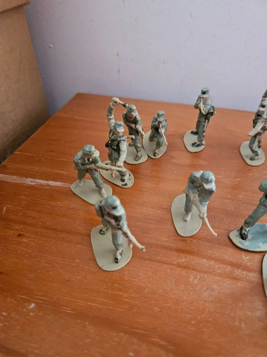 Vintage Airfix German Africa Korp Soldiers 1.32 - Image 2