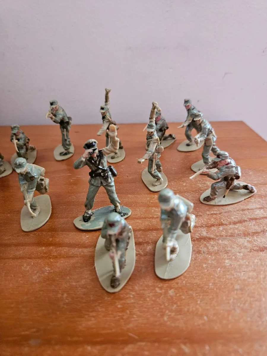Vintage Airfix German Africa Korp Soldiers 1.32 - Image 4