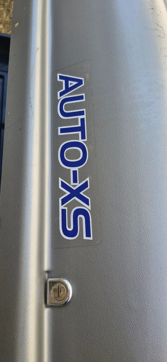 Car roof box - Image 2