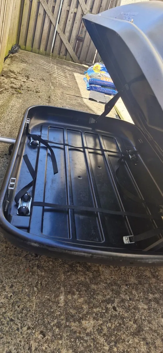 Car roof box - Image 4