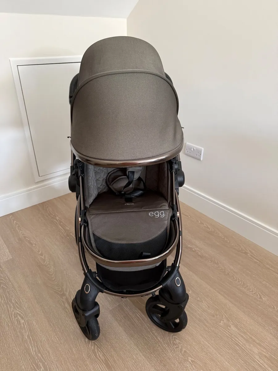 Egg 3 -Baby travel system - Image 1