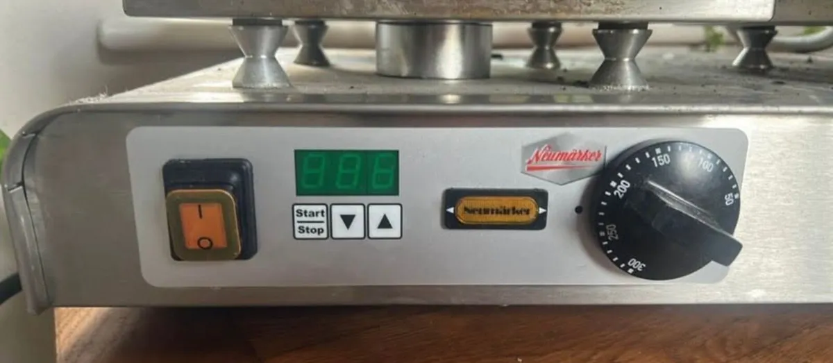 Neumärker waffle maker Twin 2x230V - Image 4