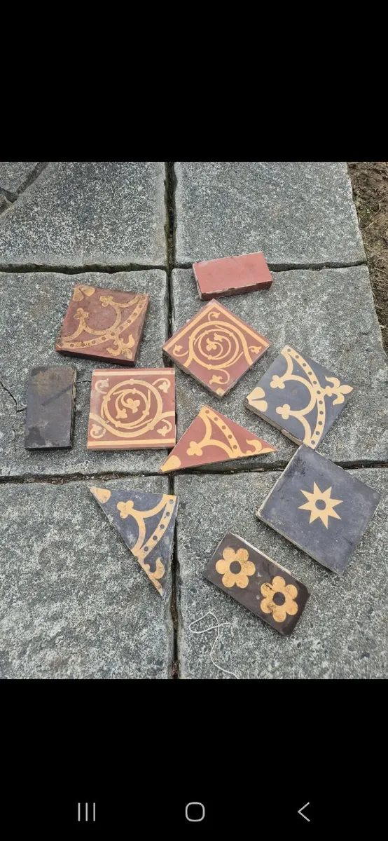 Tile Mix Victorian ,mixture of plain ,black ,red - Image 1