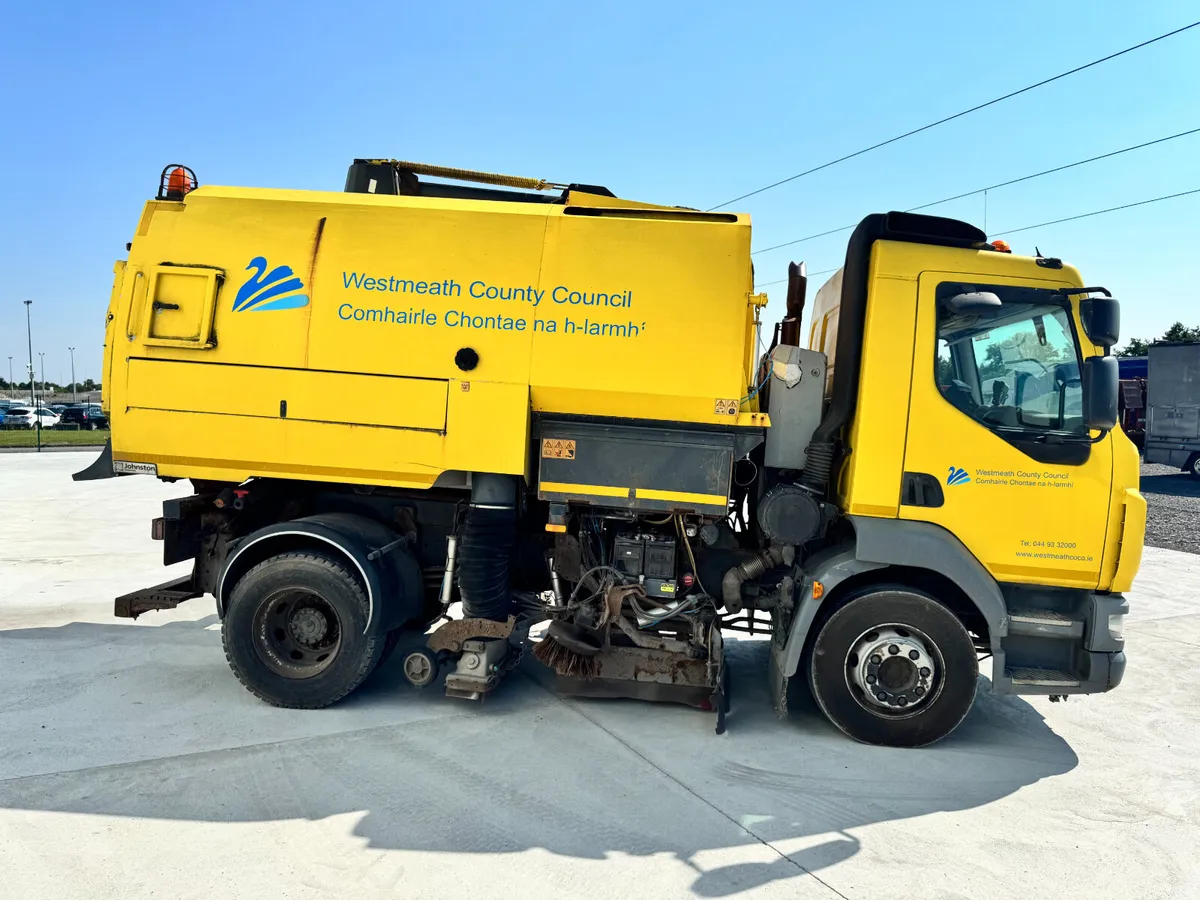 UNRESERVED 2014 DAF LF220 JOHNSTON SWEEPER - Image 4