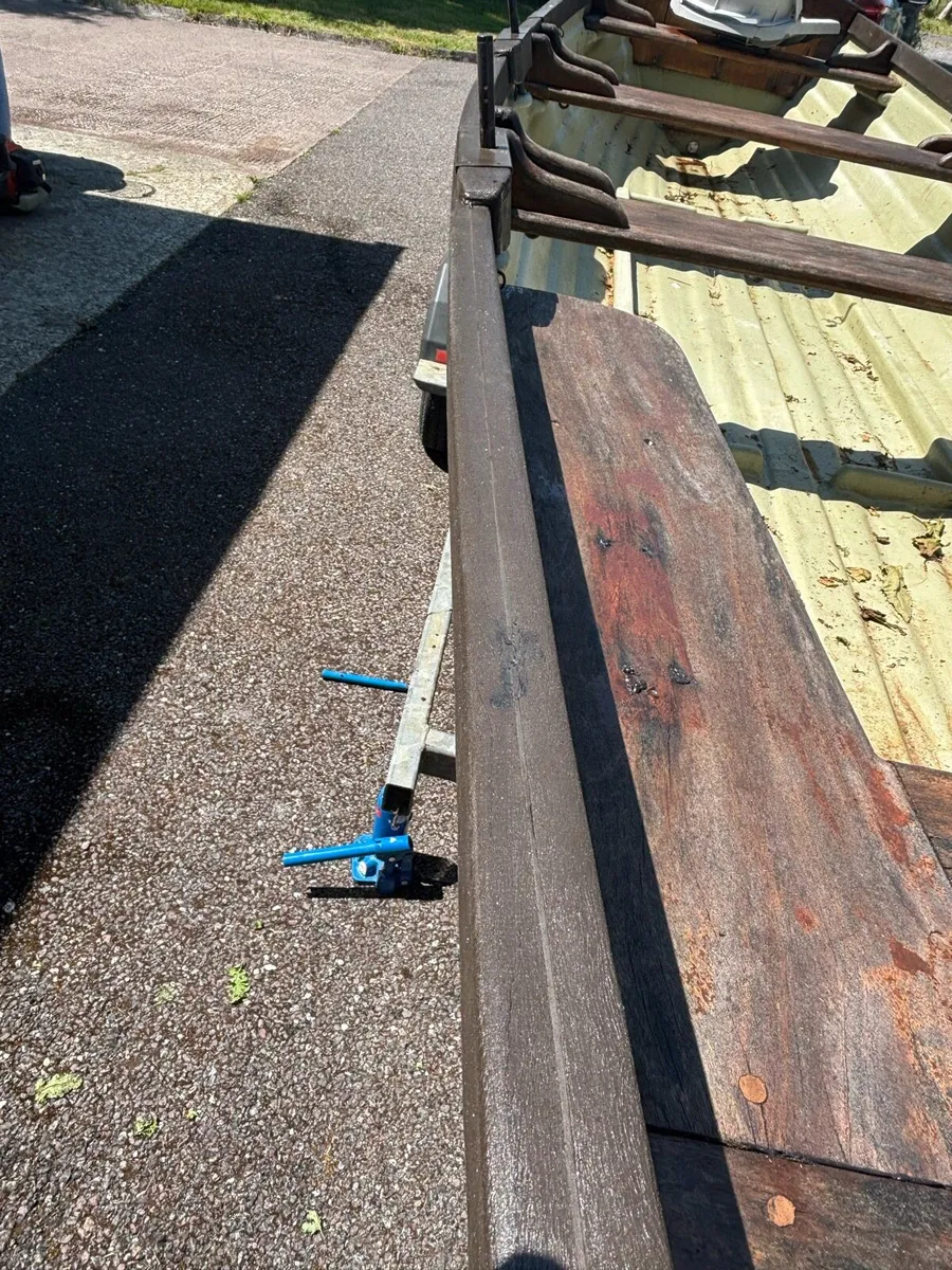 Lake boat - Image 3