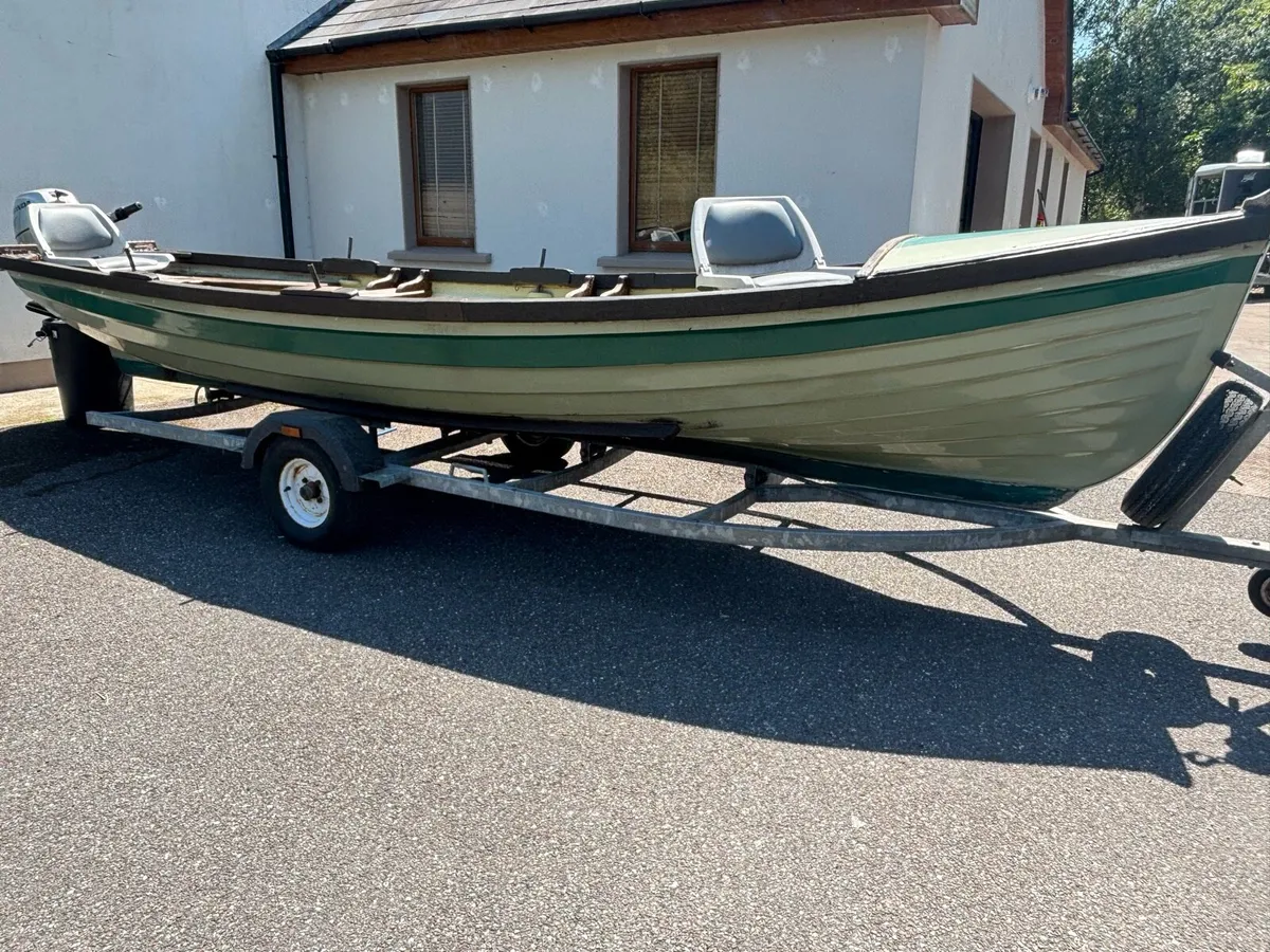 Lake boat - Image 4