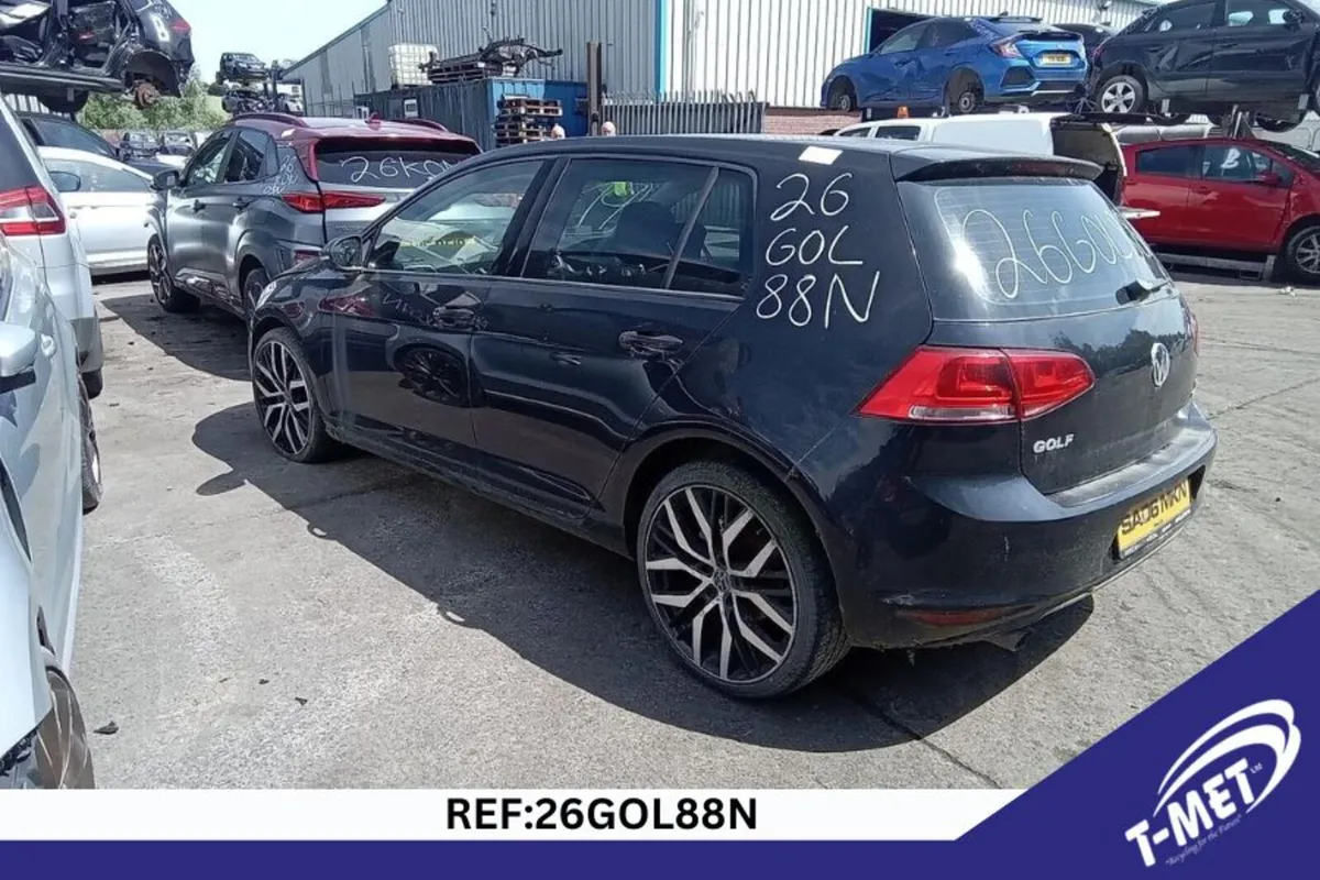 2014 VOLKSWAGEN GOLF BREAKING FOR PARTS - Image 4