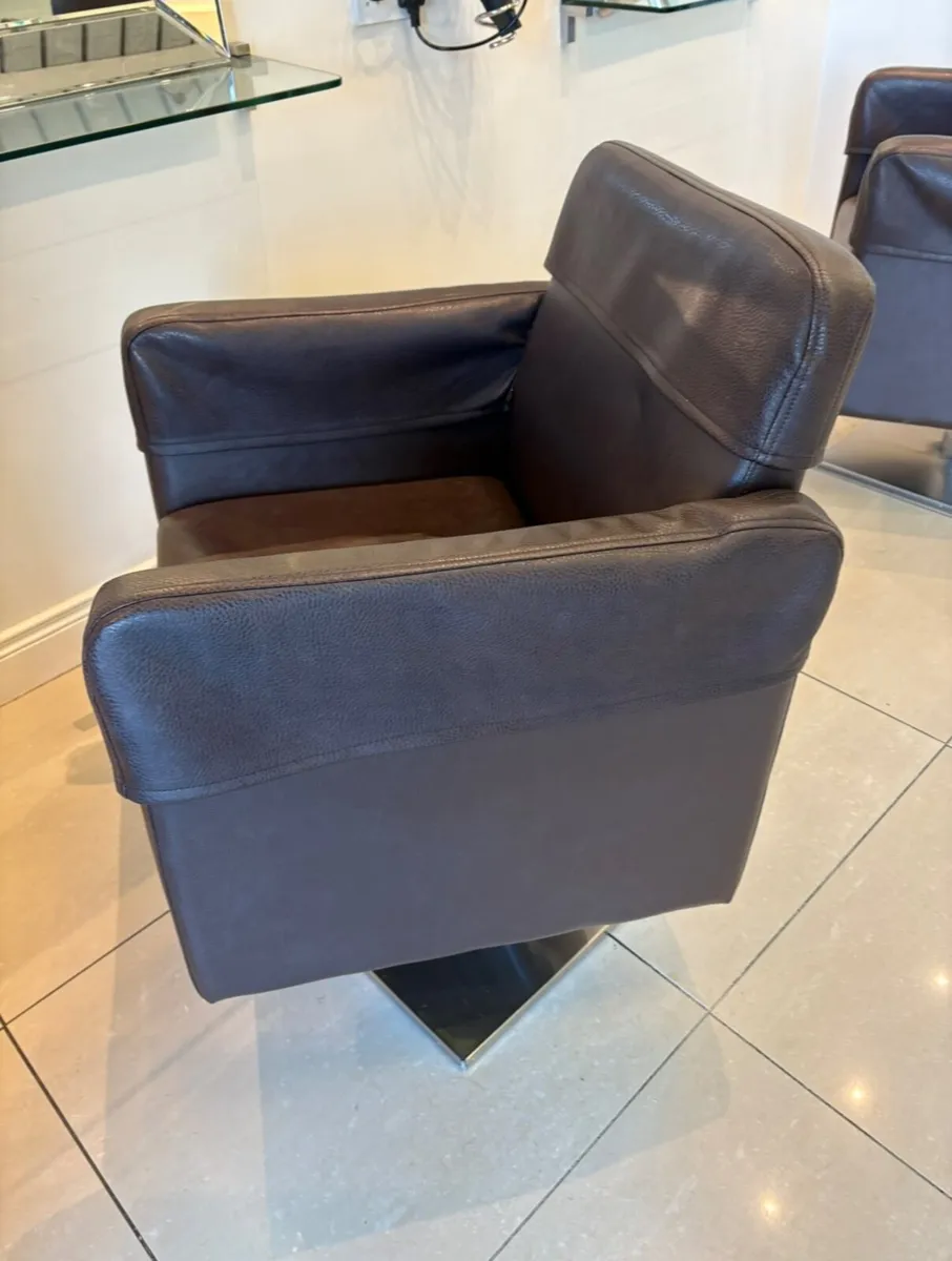 Salon chairs for sale - Image 2