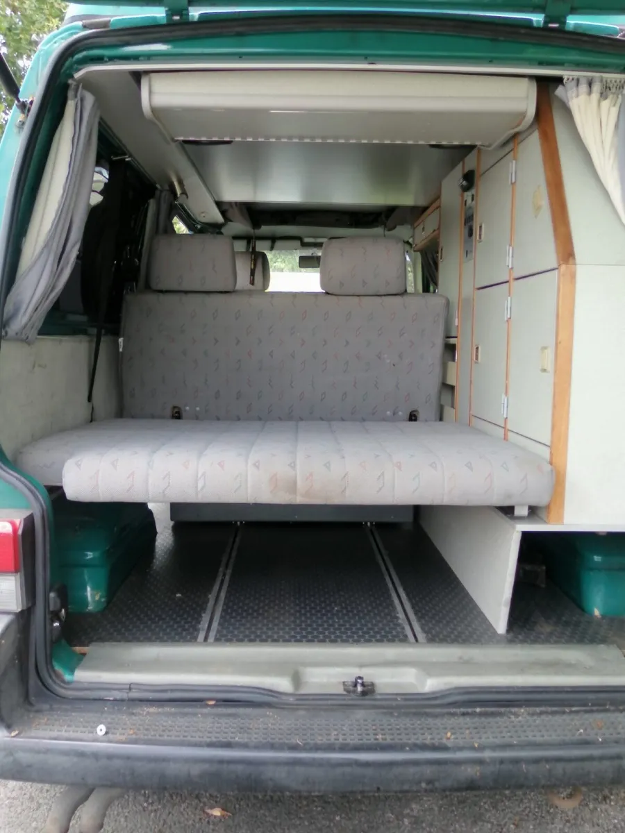 VW T5 Campervan 2.5tdi 4 berth - Image 4