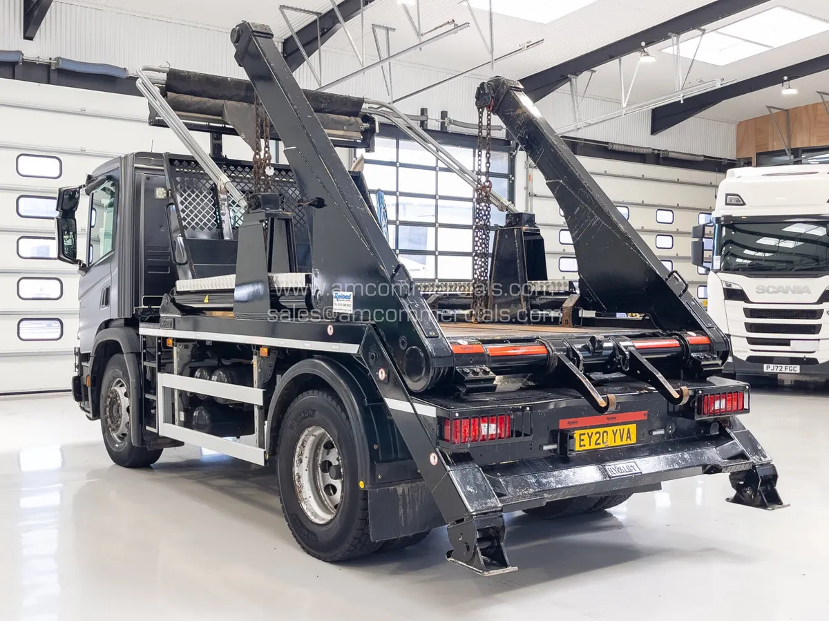 2020 SCANIA P280 XT SKIP LOADER - Image 4