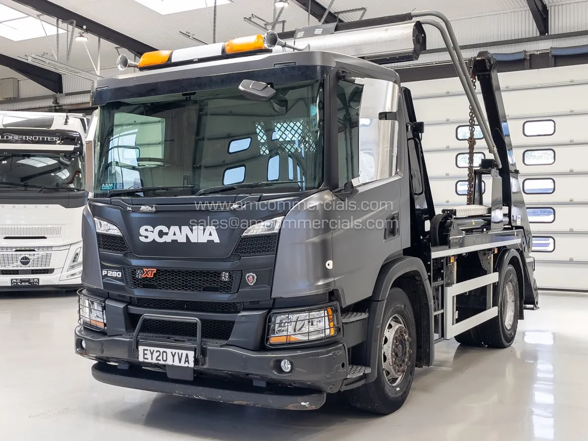 2020 SCANIA P280 XT SKIP LOADER - Image 3