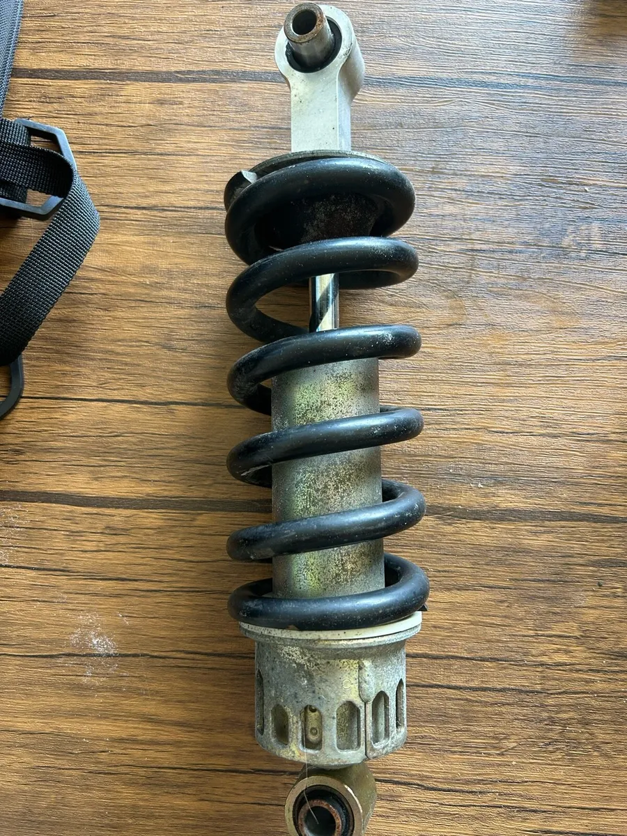 Yamaha fz6 04-06 parts - Image 4