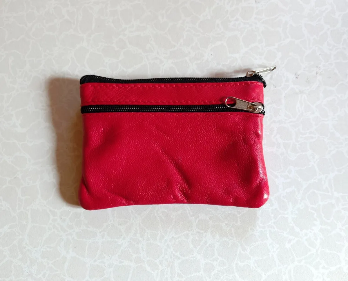 SMALL RED PURSE (USED). - Image 3