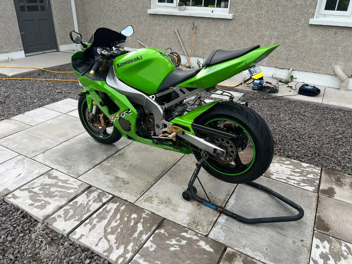 Kawasaki Zx6r 2004 - Image 2
