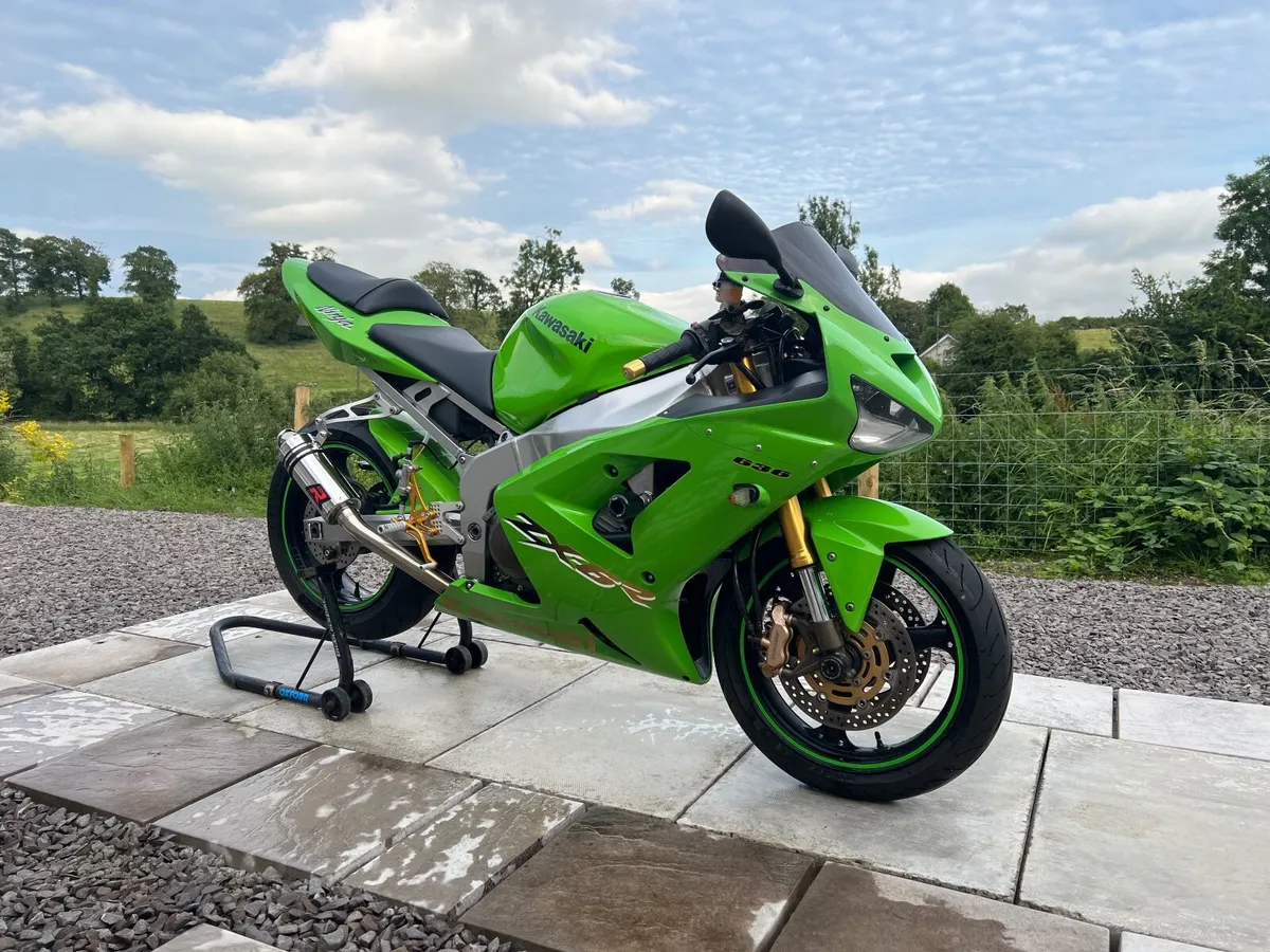 Kawasaki Zx6r 2004 - Image 1
