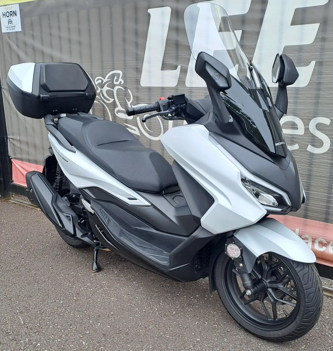 2025 Honda NS350A Forza - Image 2