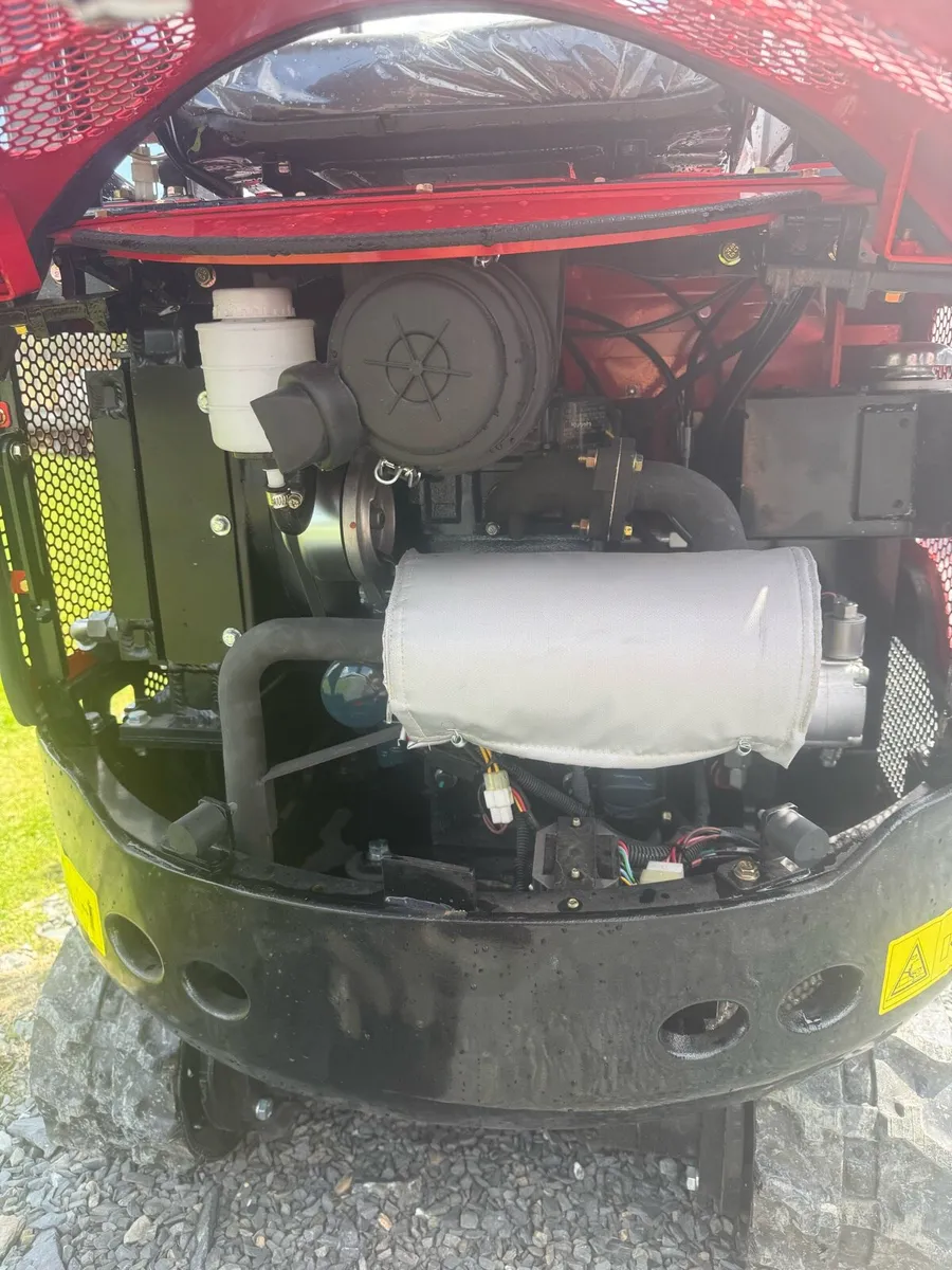 1.3t mini digger Kubota engine - Image 4