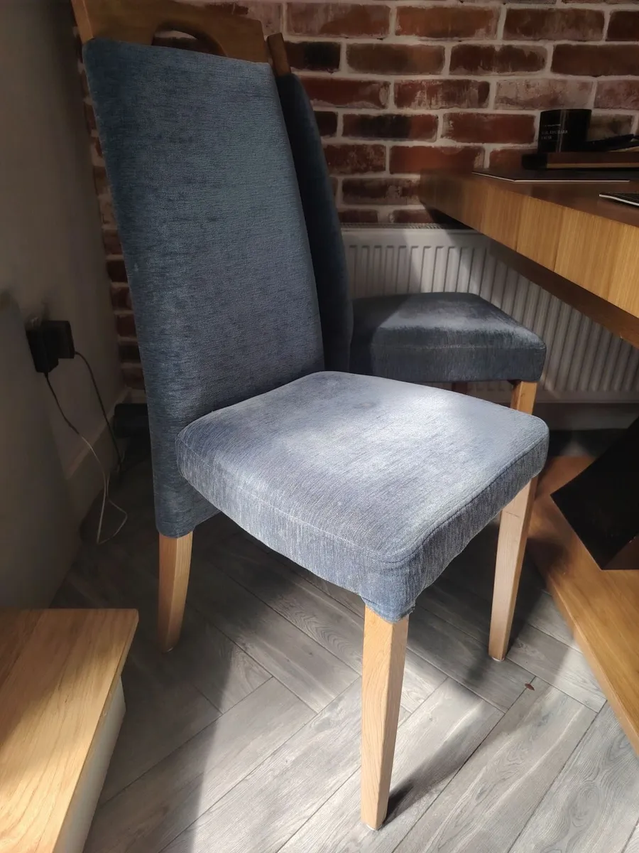 Beautiful Solid Oak Chair – Stylish & Comfortable - Image 2