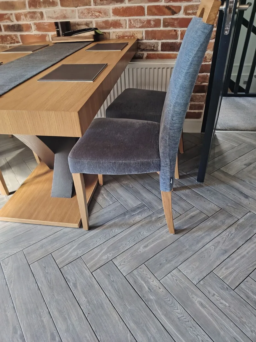 Beautiful Solid Oak Chair – Stylish & Comfortable - Image 3