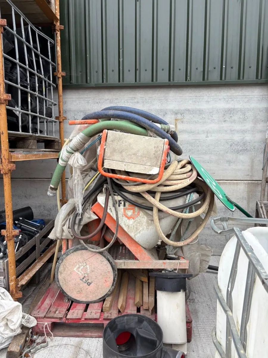 Plastering machine - Image 1