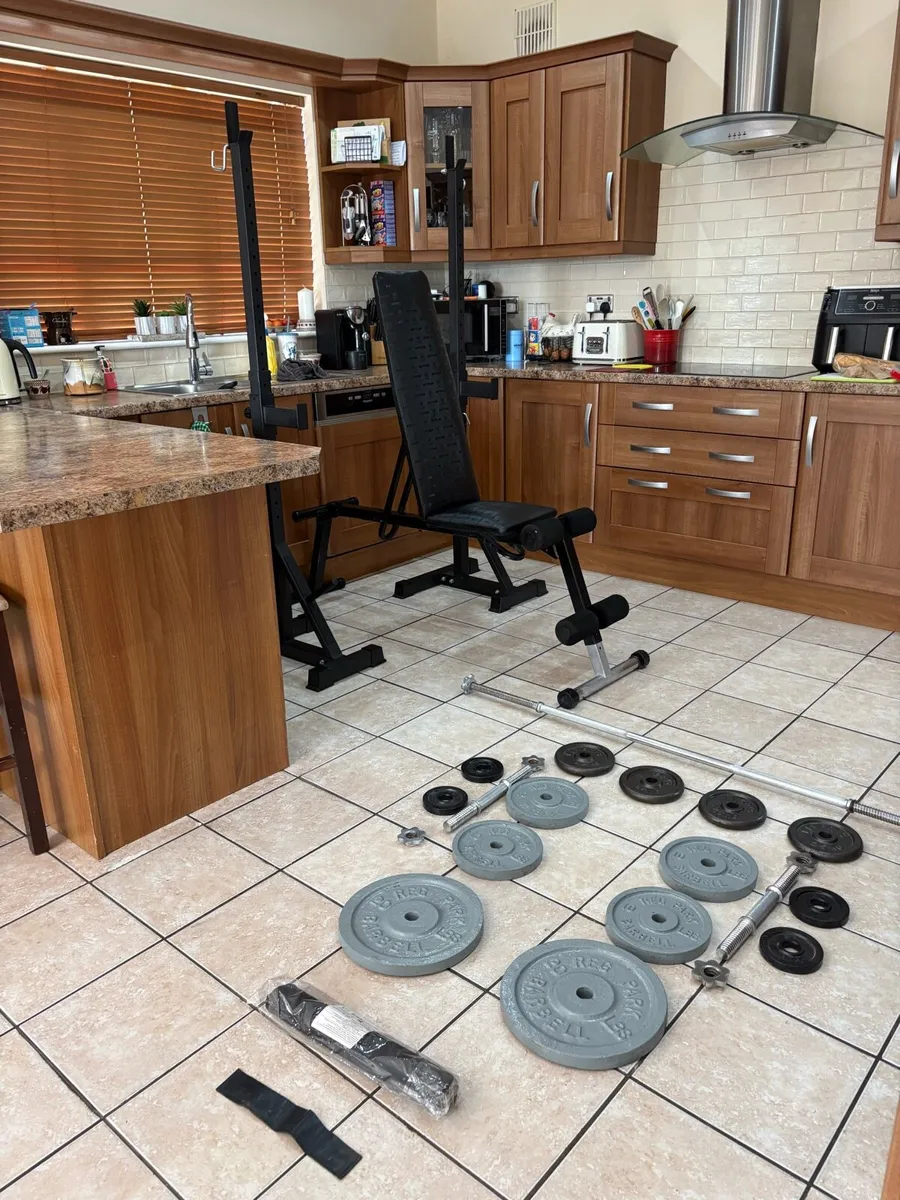 METAL GYM WEIGHTS SET, BENCH, SQUAT RACK, BARS!! - Image 4