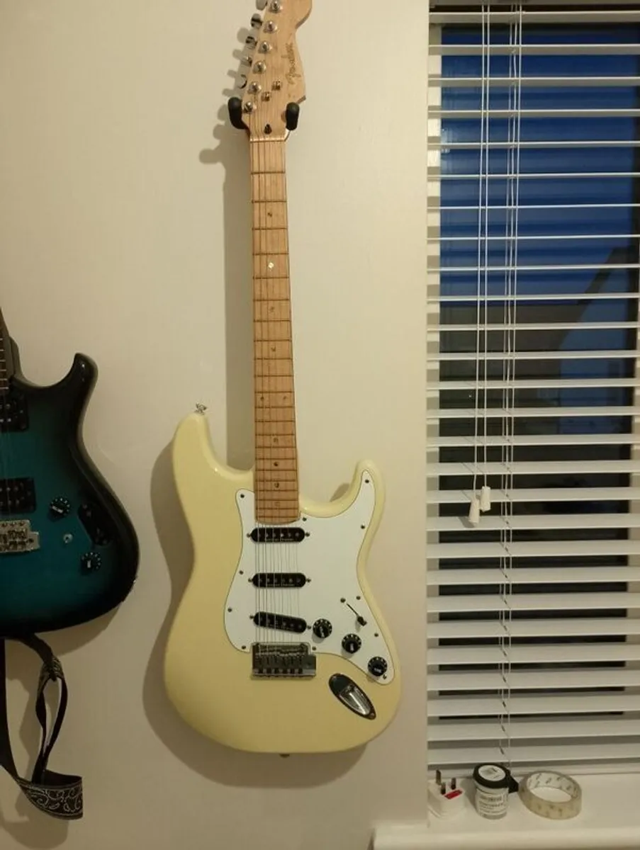 Fender lite ash stratocaster - Image 2