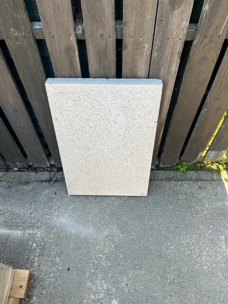 Tobermore Mayfair Flag 60x40 in silver. 50mm depth - Image 1