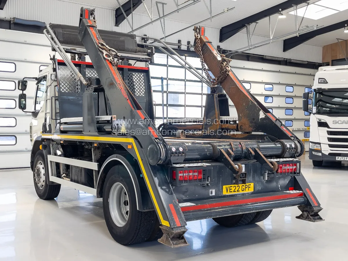 2022 DAF LF 260 SKIP LOADER - Image 4